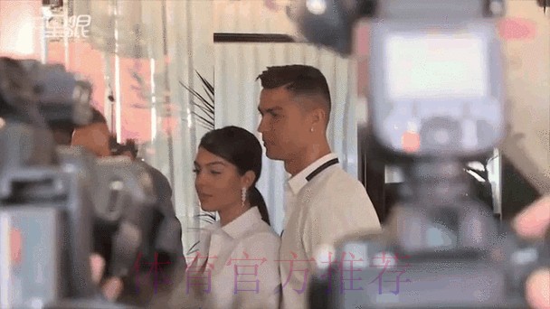 C罗宣布新生龙凤胎男婴夭折 曼联皇马官方致哀